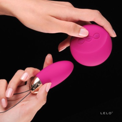 LELO - LYLA 2 INSIGNIA DESIGN EDITION EGG-MASSAGER CERISE - D-195035 - Dona Pimenta