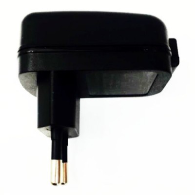 EUROPEAN USB CHARGER - D-211294 - Dona Pimenta