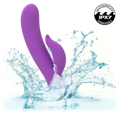 CALEXOTICS - FIRST TIME VIBRADOR PLEASER RECARREGÃVEL ROXO - D-241413 - Dona Pimenta