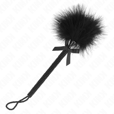 KINK - VARINHA DE CORDA DE NYLON COM PENAS DE CÓCEGAS E LAÇO PRETO 25 CM - D-240733 - Dona Pimenta