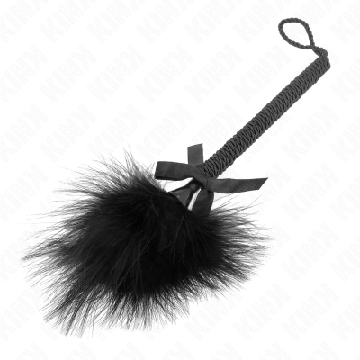 KINK - VARINHA DE CORDA DE NYLON COM PENAS DE CÓCEGAS E LAÇO PRETO 25 CM - D-240733 - Dona Pimenta